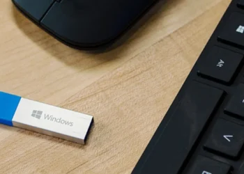 Windows 10 via pendrive: