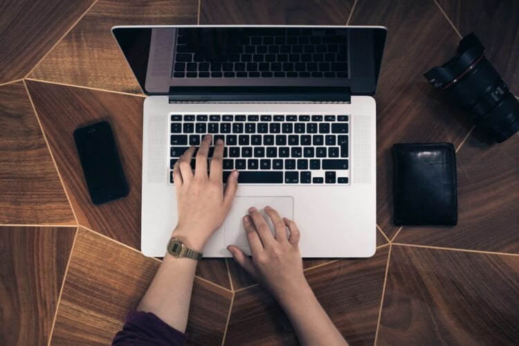 Como usar o teclado EUA no Windows português
