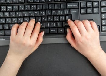 Como desligar o computador pelo teclado